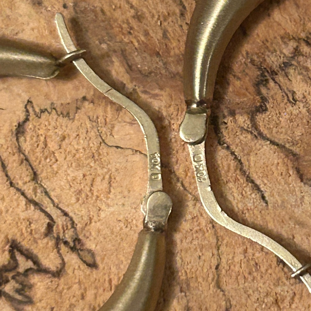 10k gold Gold Hoop Earrings 2.7 10k grams - Picture 3 of 4